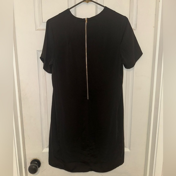 Nixon Asked Cash Black Short Sleeve Dress with Zipper Accents Size M - Picture 2 of 4